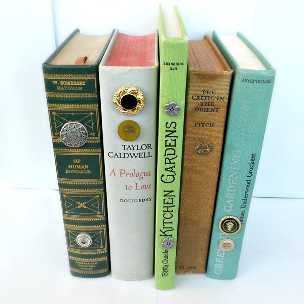 Instant Collection Vintage Books adorned with vintage buttons - Summer Collection