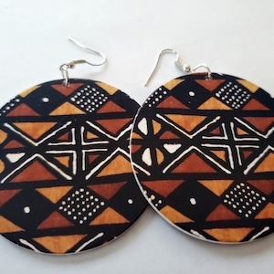 Afrikaanse etnische Ankara Kente bedrukte ronde haakoorbellen