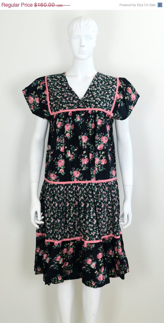 ON SALE Trapeze Mod Dress: Mod Sundress / 60s Sund