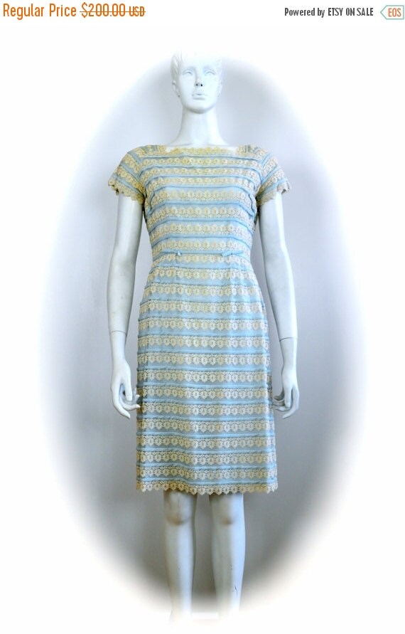 ON SALE vintage 1950s lace dress: ribbon and lace