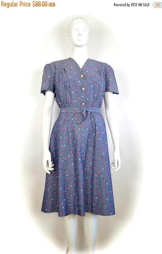 ON SALE 50s dress: 50s floral print / slouchy 50s