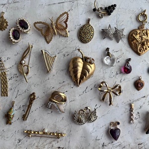 Lovely French Antique Golden Broche Pendant Jewellery Pieces 1930 18k color gold metals Paris Art Nouveau -50% now