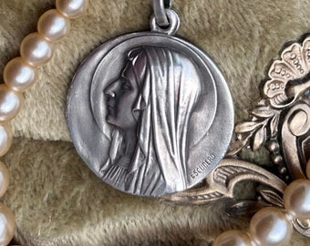 Beau grand pendentif Holy Mary Escudero en argent véritable vintage français avec aérole 3,5 cm de longueur totale 9 grammes 28 mm de diamètre