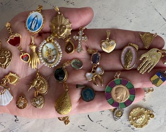 Mooie gouden bedelketting 18k gold filled messing roestvrijstalen metalen vergulde kristallen bedels kies uit deze set 22&quot; bedelkettingen