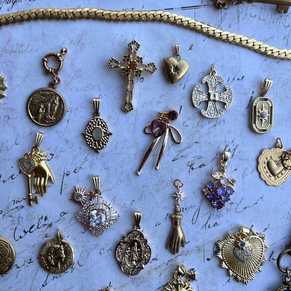 Lovely Golden Charms 18k Antique Vintage Style Stylish Necklaces metals brass Victorian french pendant