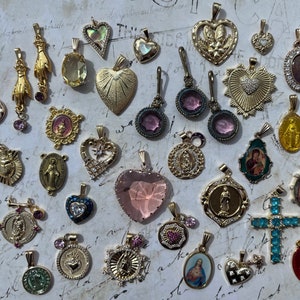 Lovely Golden Charms Pendant Vintage Style Stylish Necklaces French Stylish Gold color Necklace Goldfilled Metal Victorian Mary Holy