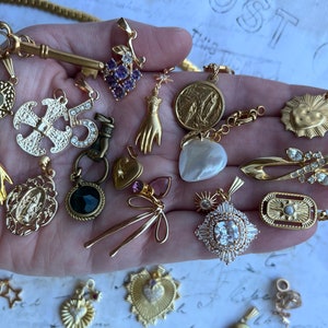 charms nike