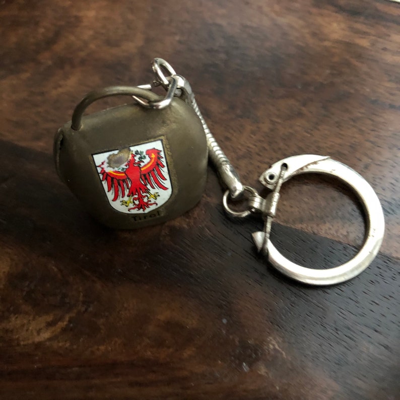 Antieke Tirol Bell Keychain Cowbell Bungelen Vintage Etsy