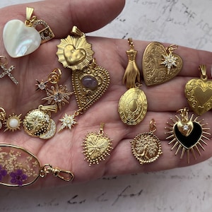 charms nike