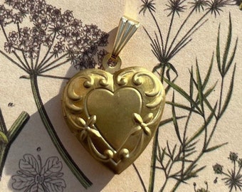 Bellissimo medaglione a cuore, medaglione, medaglione in ottone, ornamentale vintage, con medaglia d'amore sfaccettata, collana vintage