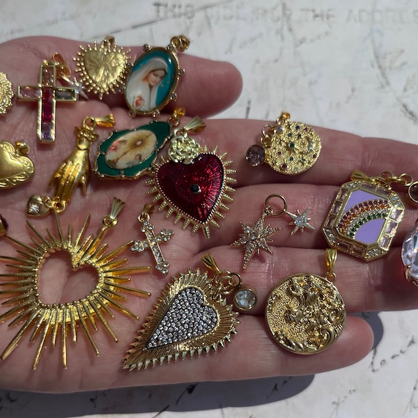 Schöne schöne französische Vintage stilvolle religiöse Anhänger Charms Kruzifix Golden goldfilled 18k Frankreich Deutschland Italien wählen Sie aus 20