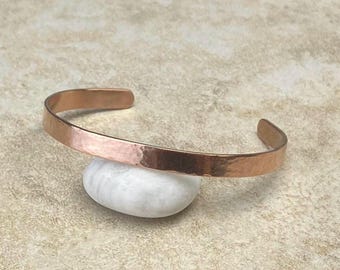 Sisters by chance, friends by choice / Engraved cuff bracelet / Hidden message gift
