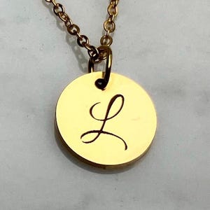 Personalized initial necklace / Mother necklace / Grandmother necklace / Engraved jewelry / Personalized gift / Mom gift / Grandma gift