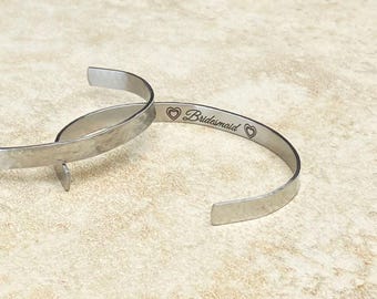 Pulsera tipo brazalete grabada para la fiesta nupcial / Regalo para damas de honor, madrinas, madres de la novia/el novio / Joyería de boda