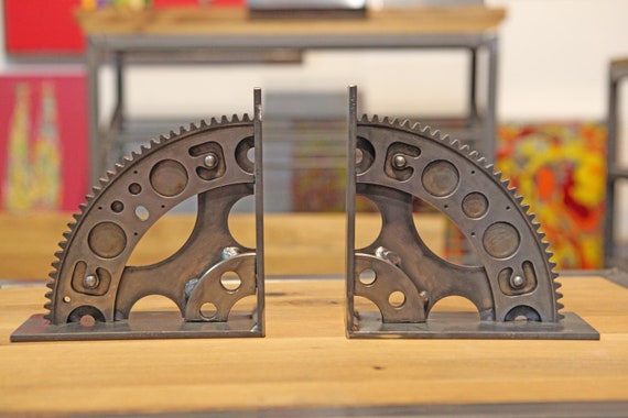 Buchstützen Upcycling Handmade Buchständer Industriedesign Stahl Bücherstützen Buchstützen Upcycling Handmade Buchständer Industriedesign Stahl Bücherstützen