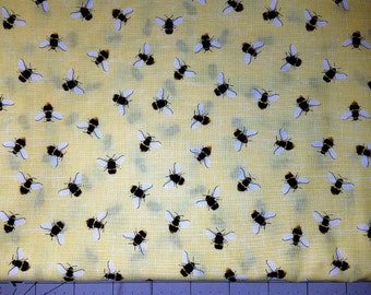 Timeless Treasures - Bees - 1/2 yard - 100% Cotton Woven Fabric