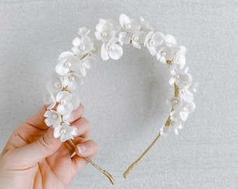 SARAH Floral Headband, bridal Hairpiece, Flower hair styled, bridal headband, wedding hair styling, wedding crown, garden wedding