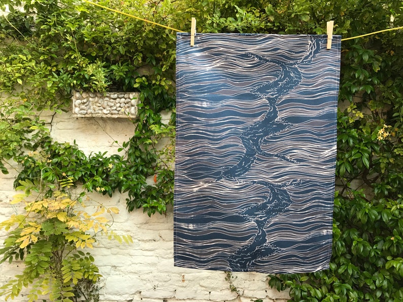 1x 100% Cotton Tea Towel Navy Waves image 4