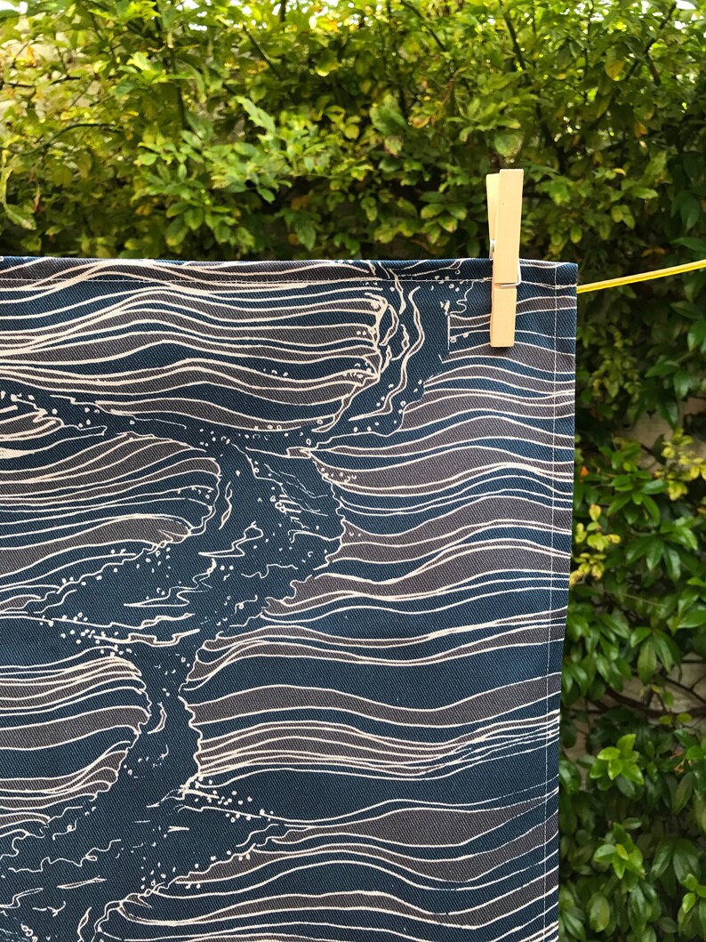 1x 100% Cotton Tea Towel Navy Waves image 2