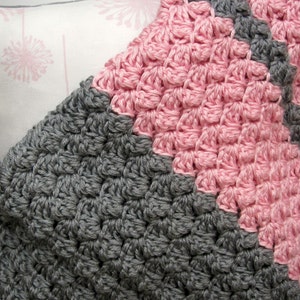 Chunky Preppy Baby Reversible Crochet Blanket Pattern image 2