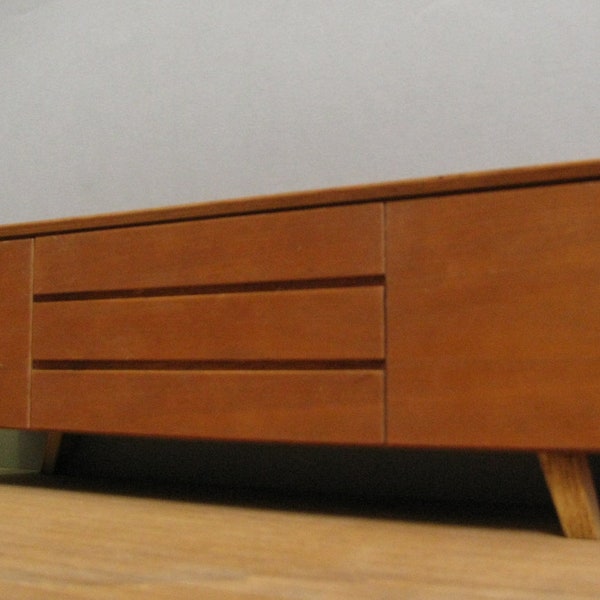 Buffet en bois / Credenza échelle 1:6, meubles miniatures de maison de poupée à collectionner, design moderne du milieu du siècle, fait à la main, vintage