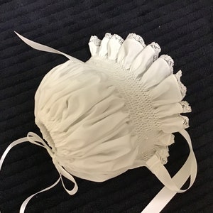 Hand Smocked Baby Bonnet w/pearls image 6