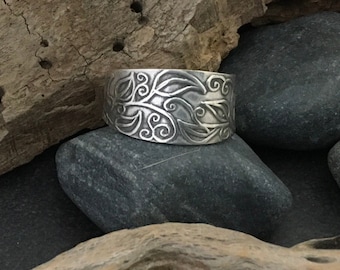 Simple sterling silver ring band, delicate leaf and vine design, no stone, slightly convex, nature inspired, fits about a size 11 and 1/2