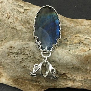 Large labradorite pendant, brilliant blue green & purple stone, fancy bezel crown style prong setting, fabricated sterling silver metalwork image 5