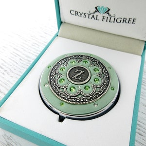 Verde menta / Caja de píldoras de regalo de dama de honor personalizada / Caja de menta, contenedor de brillo labial, Cristales reales