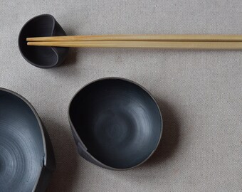 White clay- Custom for Madeleine - 2 soy sauce bowls, 2 chopstick rests | Asian dining tableware