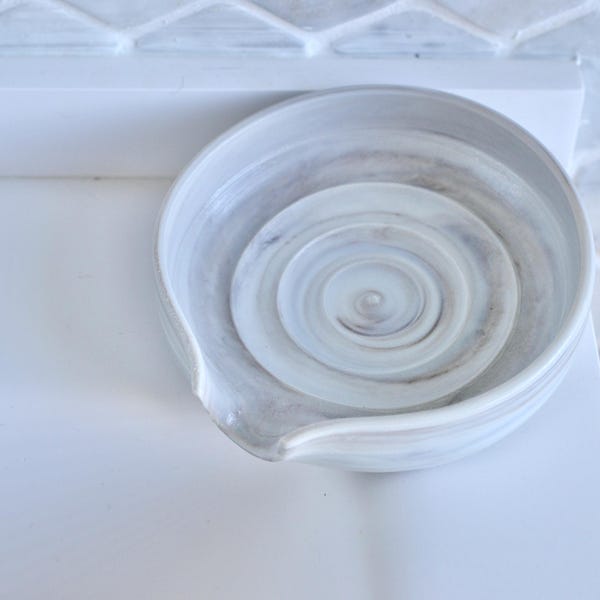 Saboneteira romana Neriage, saboneteira com drenagem automática, saboneteira de cerâmica, porta-esponja, bandeja para esponja, saboneteira redonda com bico, sabonete de porcelana