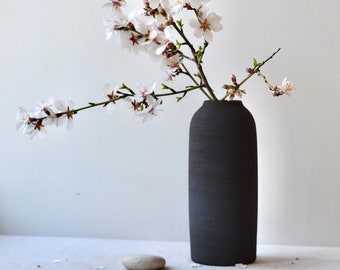 Tall Black Vase, Ceramic Vase Decor, Black Clay Vase, Modern Stoneware, Handmade Ceramic Vases, Bottle Vase,Japanese Style Vase,Ikebana Vase