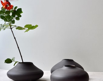 Handmade Black Porcelain Ceramic Ikebana Vase - Japandi Minimalist Pottery