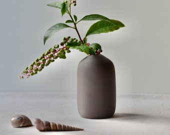 Grey Bottle Vase, Matte Ceramic Vase, Japandi Pottery, Porcelain Vase, Clay Vase, Ikebana Vase, Minimalist Vase, Japanese Home Accent