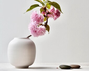 Handmade White Moon Jar Vase: Korean Pottery, Ikebana Vase, Minimalist Japandi Ceramics