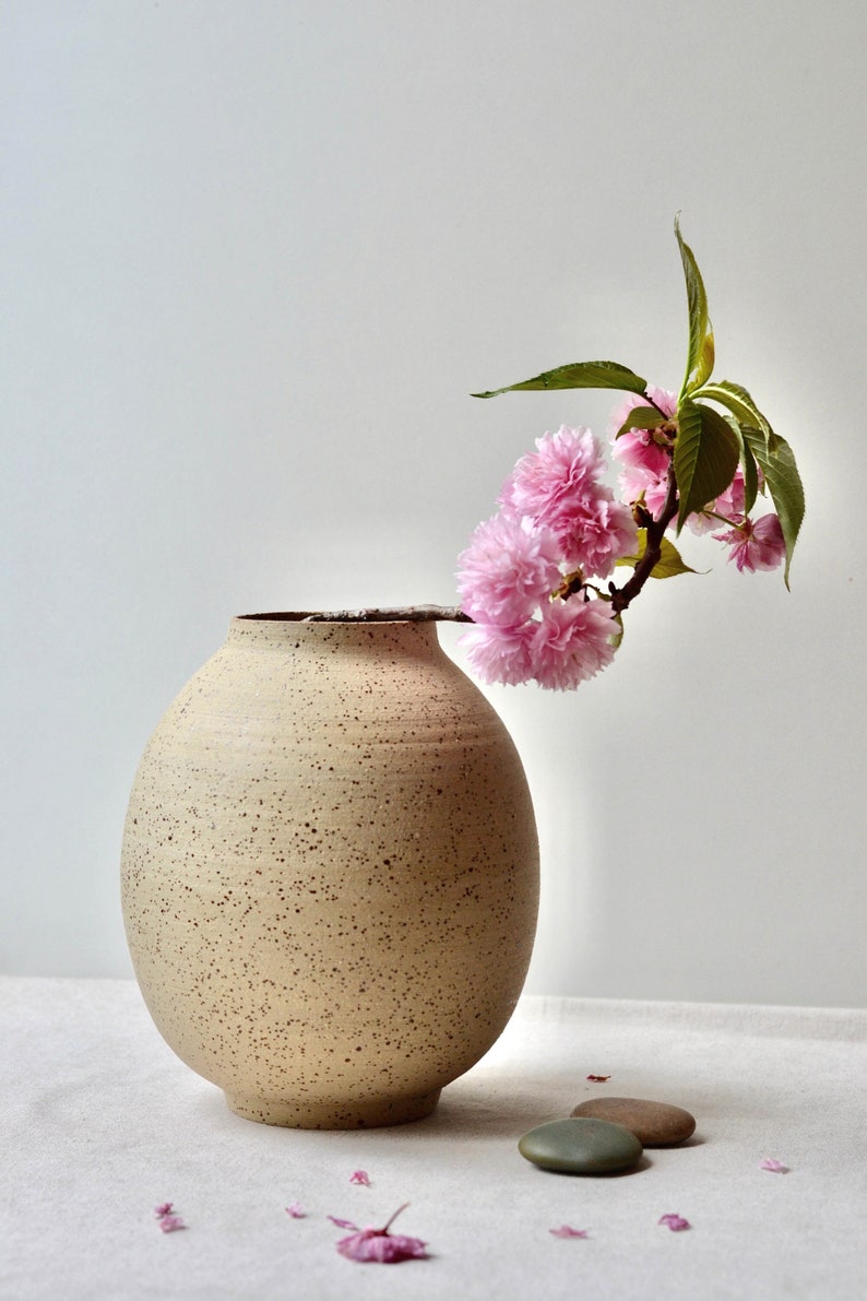 Beige Speckled Korean Vase, Moon Jar Vase, Korean Pottery, Minimalist Ikebana Vase, Traditional Vase, Decorative Ceramic Vase, Handcrafted image 1