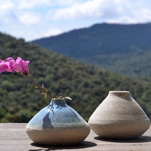 Ikebana-vazen van gespikkelde klei, Japanse vaas, keramische vaas, handgemaakt aardewerk, cadeau voor moeder, vaas Japandi, minimalistische vaas, zenvaas, Wabi Sabi