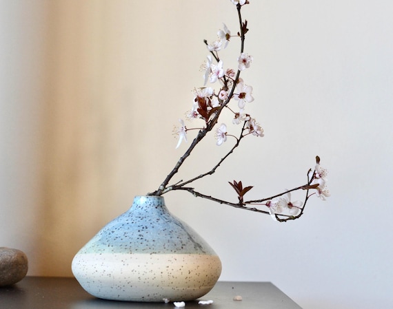 Handgemachte gesprenkelte Ton Ikebana Vase: Japandi Keramik, Wabi Sabi Wohnkultur Vase