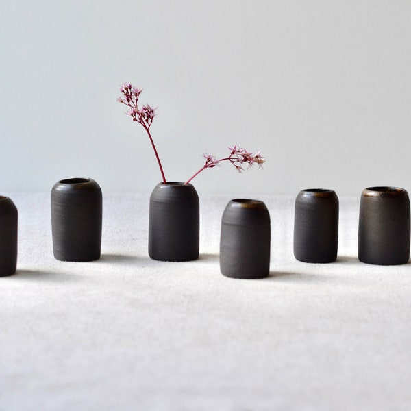Mini Bud Vase, Black Ceramic Vase, Handmade Vase, Modern Ceramic Vase, Porcelain Vase, Small Vase, Flower Holder, Minimalist Vase, Japanese