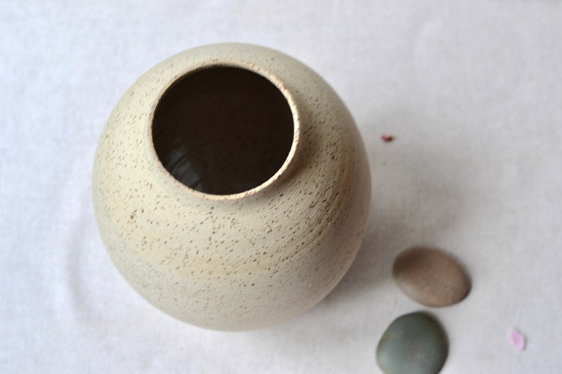 Beige Speckled Korean Vase, Moon Jar Vase, Korean Pottery, Minimalist Ikebana Vase, Traditional Vase, Decorative Ceramic Vase, Handcrafted image 4