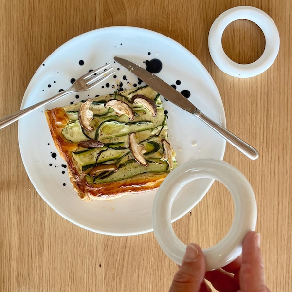 Salière et poivrière avec anneau en porcelaine : vaisselle moderne