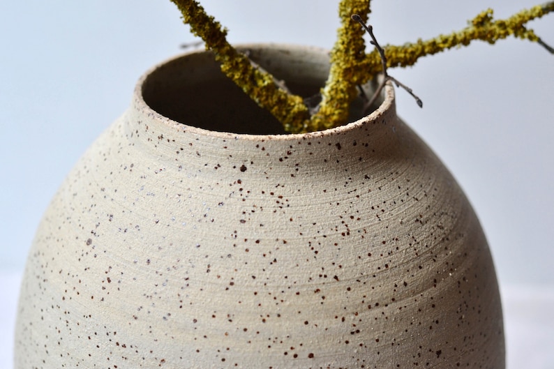 Beige Speckled Korean Vase, Moon Jar Vase, Korean Pottery, Minimalist Ikebana Vase, Traditional Vase, Decorative Ceramic Vase, Handcrafted image 7