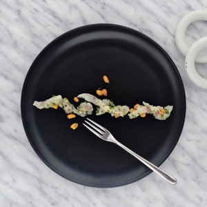 Black Ceramic Dinner Plate: Modern Stoneware Pottery, Minimalist Kitchenware
