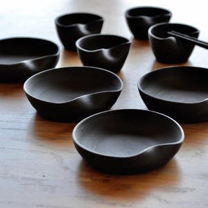 Set Of 4 Chopstick Rests and Bowls, Black Porcelain Soy Sauce Bowls, Asian Dining Tableware, Dipping Sauce Bowl, Japanese Serveware,SushiSet