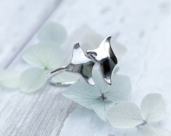 Sterling Silver double Manta Ray ring | Recycled silver ocean creature ring, perfect gift for diver / sea lover. Polishing cloth included.