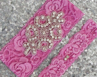 LIGHT PINK Lace Wedding Garter Set, Bridal Garter with CRYSTAL Rhinestone Crest Show & Dual Crystal Toss