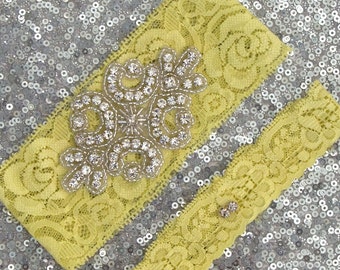 YELLOW Lace Wedding Garter Set, Bridal Garter on YELLOW with CRYSTAL Rhinestone Crest Show & Dual Crystal Toss