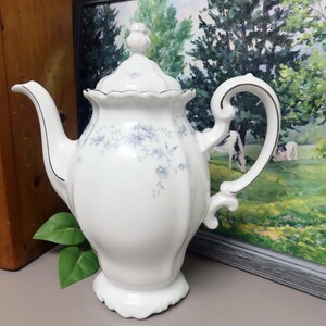 Johann Haviland Blue Garland Coffee Pot & Lid ~ 6 Cup ~ 10 3/4" ~ Bavaria ~ 1974