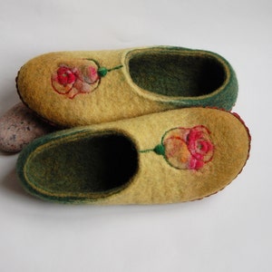 Gevilte damespantoffels Roses Art Mossy kleur wol, maat 5,5 US-35,5 EU