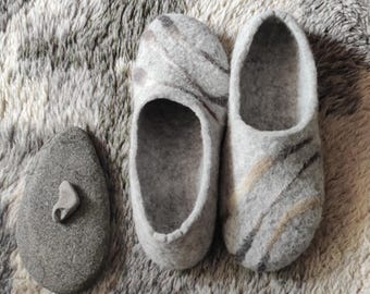 Pantuflas finas de fieltro de lana gris estilo natural, pantuflas de fieltro de lana para viaje, hygge escandinavo hechas a mano - por encargo